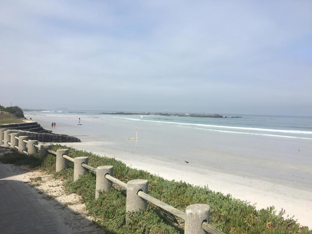 2Whitewaters Bloubergstrand Homestay Buitenkant foto