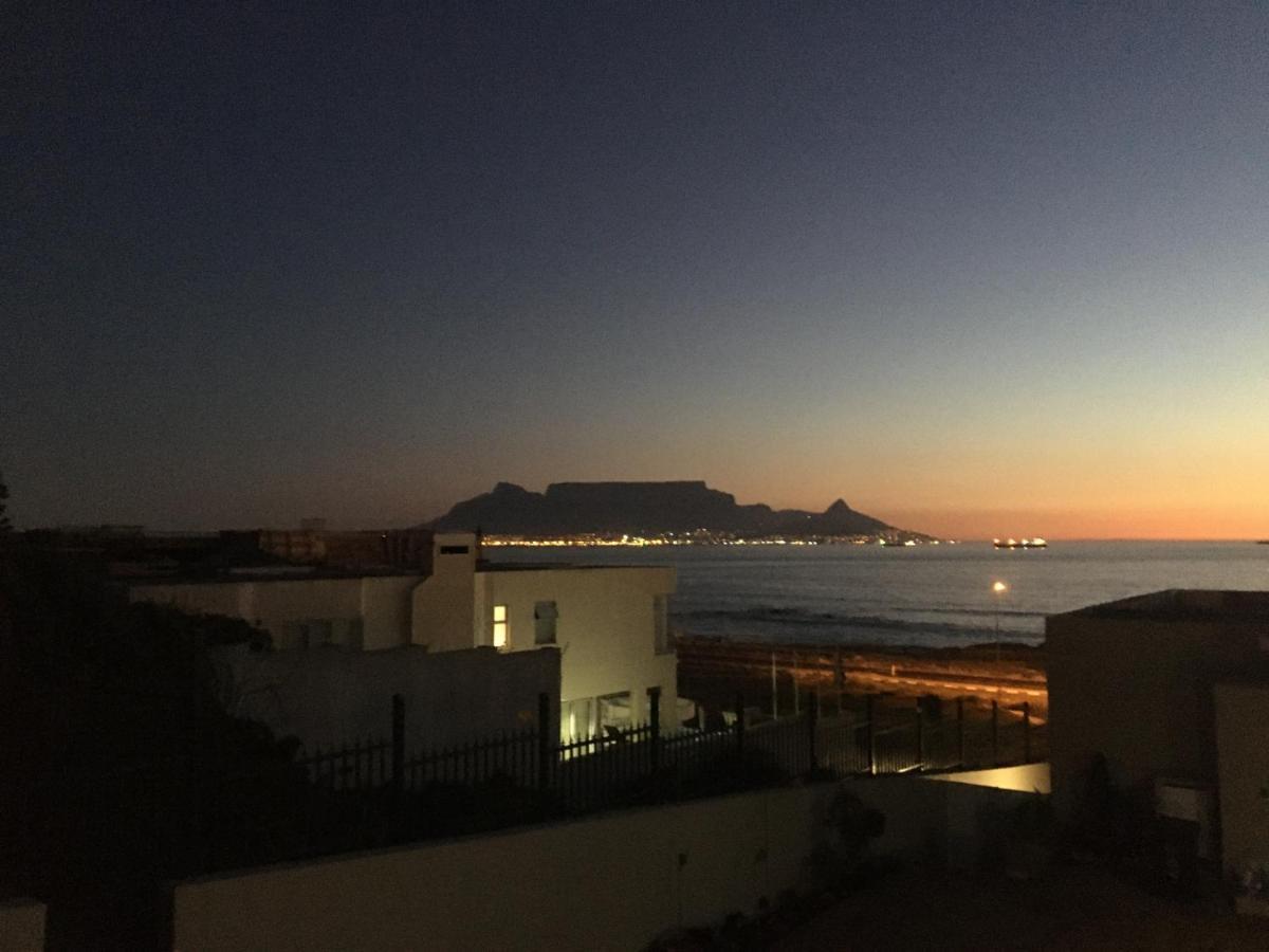 2Whitewaters Bloubergstrand Homestay Buitenkant foto